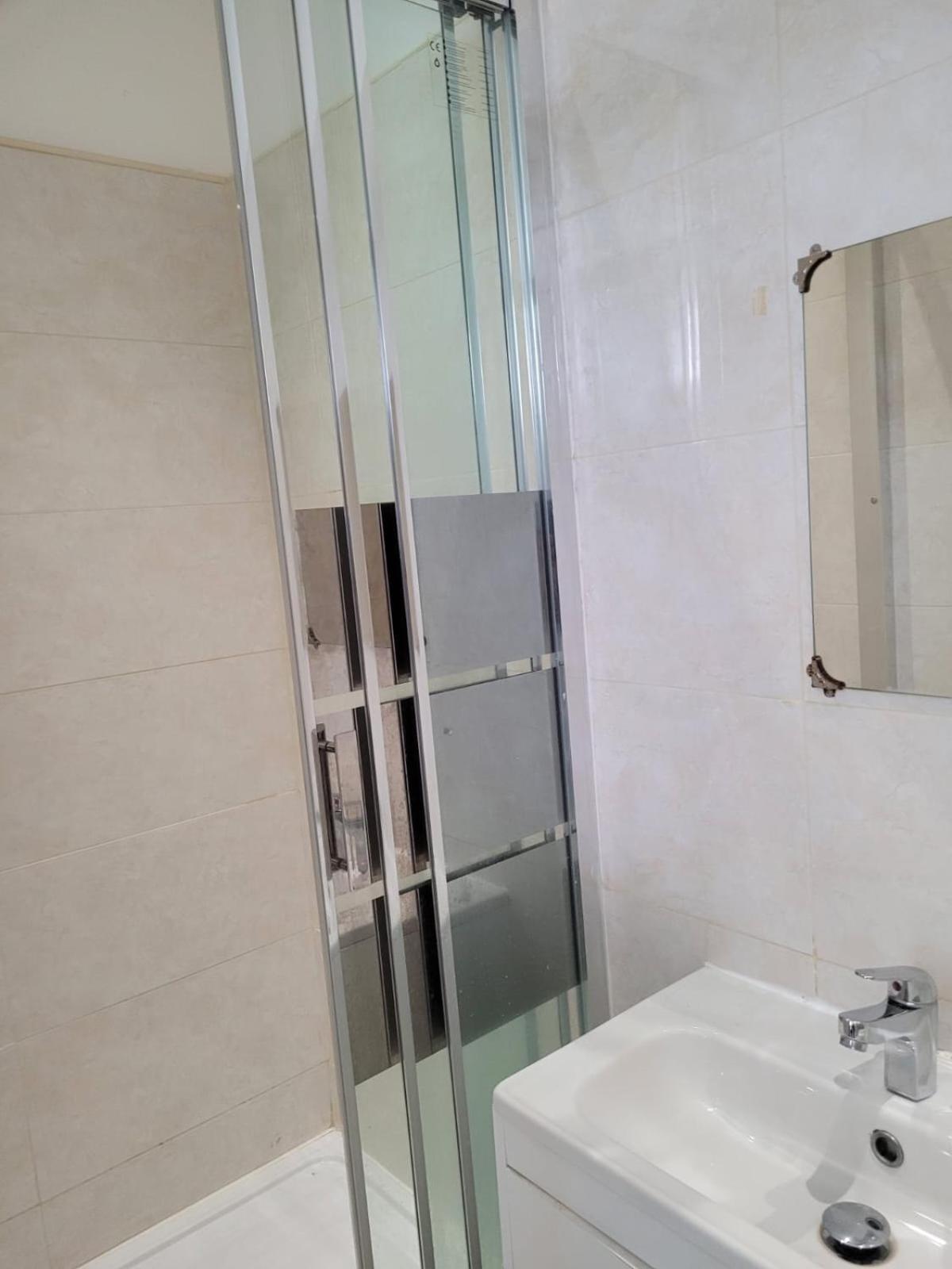 Nice Single Bedroom Near Qmc نوتينغهام المظهر الخارجي الصورة